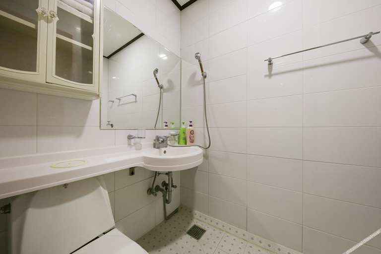 Bathroom 5, Danyang Sky, Danyang