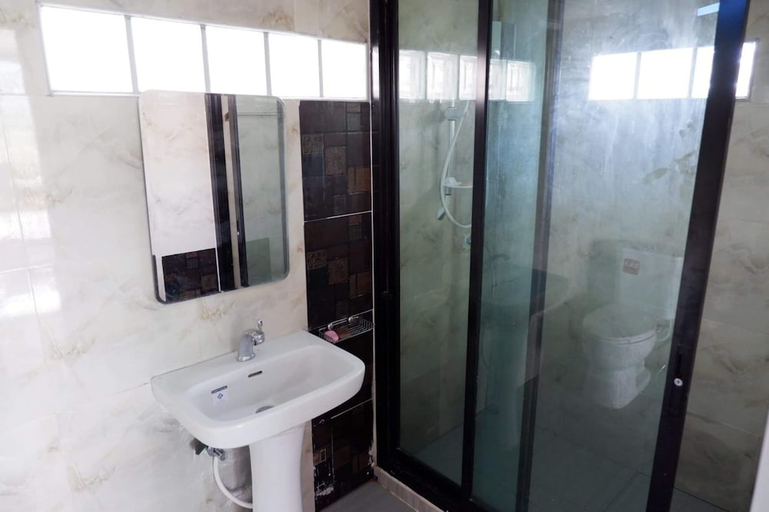 Bathroom 3, Resort Sabaijai Khaokho, Khao Kho