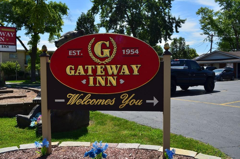 Exterior & Views 2, GATEWAY INN, Cook