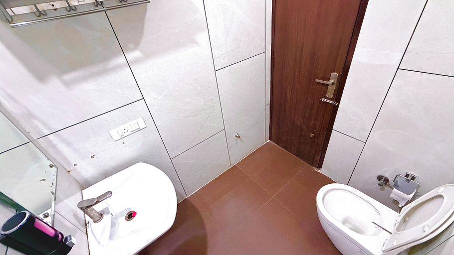 Bathroom 5, Hotel Skyla , Sahibzada Ajit Singh Nagar