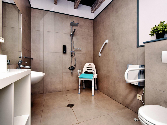 Bathroom 4, Beautiful villa with heated outdoor pool, Luxembourg