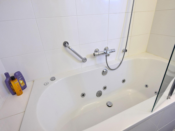 Bathroom 3, Farmhouse in Limburg with Private Sauna, Roggel en Neer