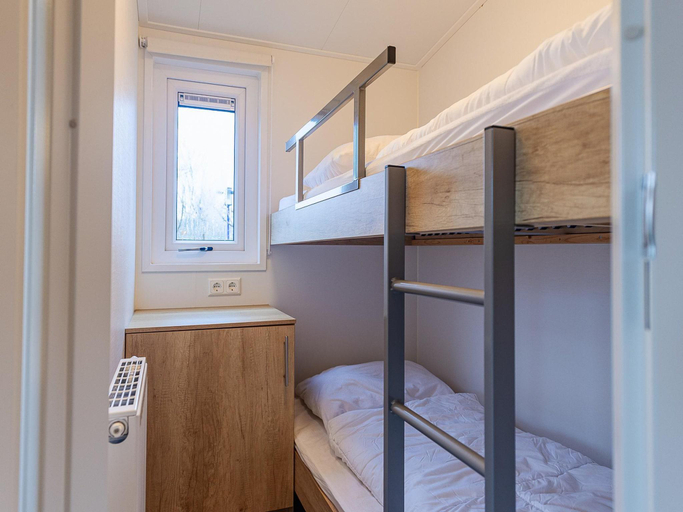 Bedroom 4, Cosy Family Chalet With Covered Terrace, Schouwen-Duiveland