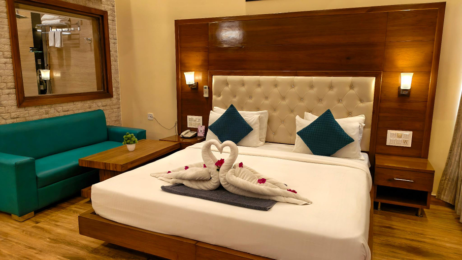 Bedroom 3, Hotel Divine Lakshmi Ganga, Garhwal