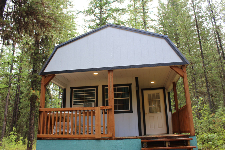 Living area 4, Glacier Haven Inn, Flathead