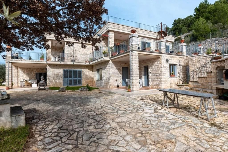 Outdoor dining, Oasidipacefasano, Brindisi