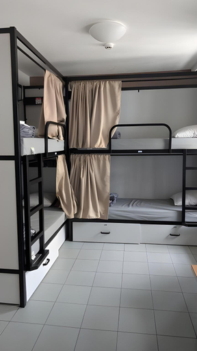 Bedroom, Jacques Brel Youth Hostel, Bruxelles