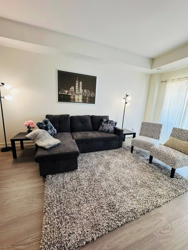 Living area, Modern 2br,2ba Near Brock & Niagara, Niagara
