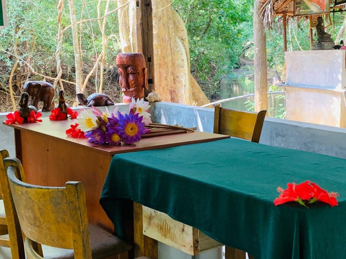 Outdoor dining, Ananthara Cultural And Wellness Retreat, Palugaswewa