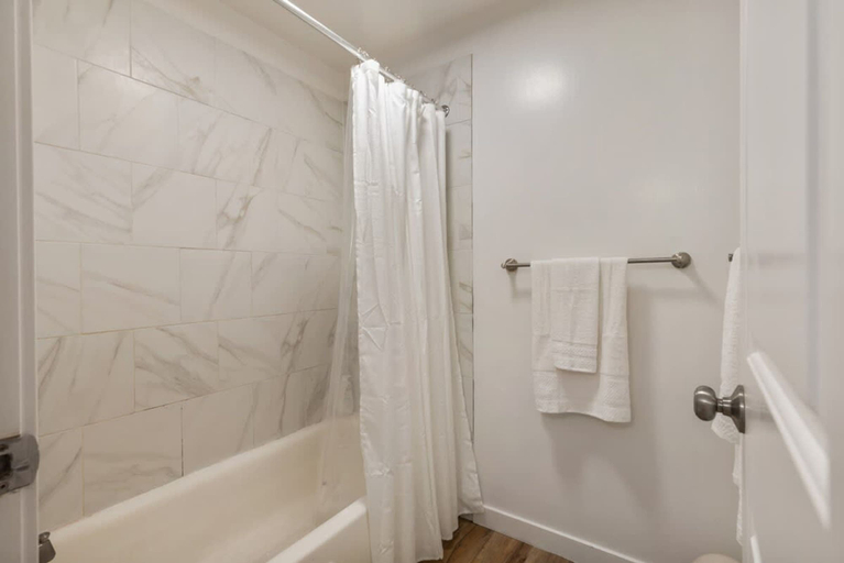 Room 4, Comfortable Townhouse in Ash Way Lynnwood, Snohomish