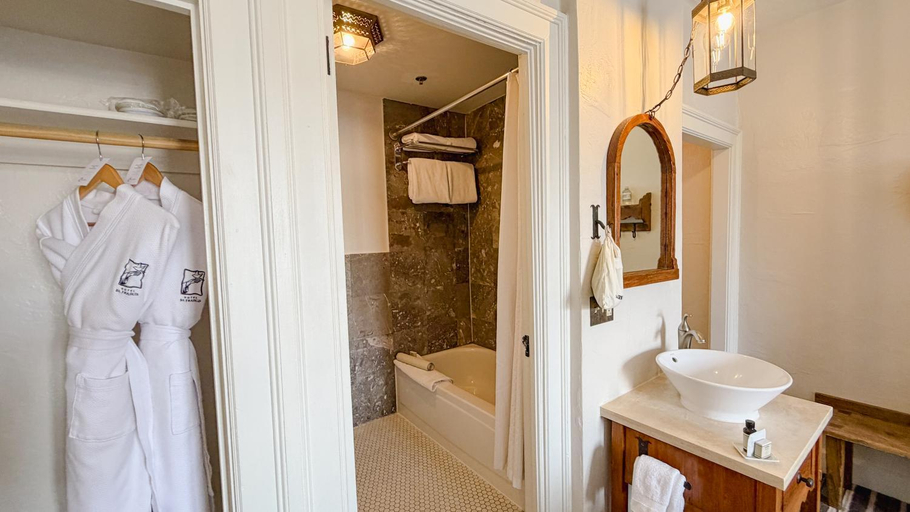 Bathroom 4, Hotel St. Francis - Heritage Hotels and Resorts, Santa Fe
