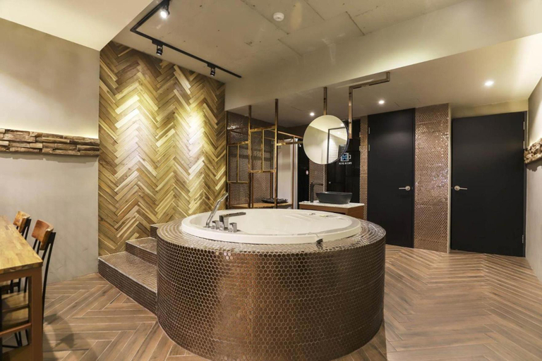 Bathroom 4, Guri Hotel in Cafe, Guri