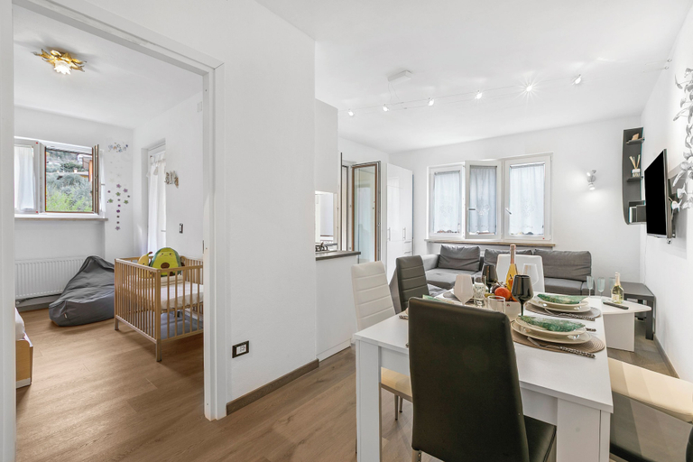 Dining 5, Margherita Apartment - Lake and Mountain Views, Verona