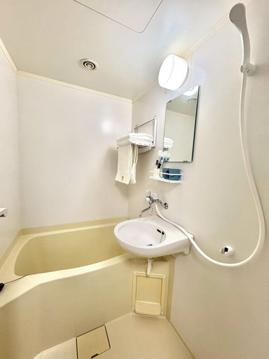 Bathroom 5, Toga hotel, Kita