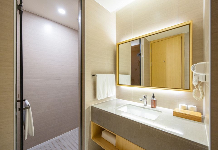 Bathroom 3, JI Hotel Beiing Capital Airport, Beijing