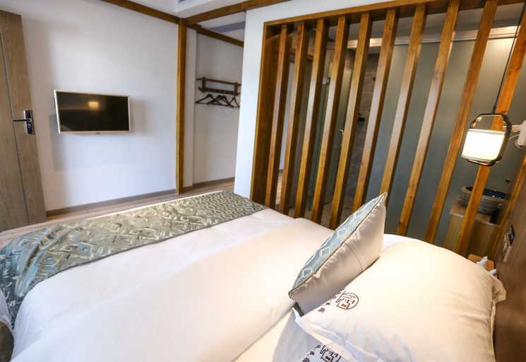Bedroom 2, Floral Hotel Furong Town Juxiange, Xiangxi Tujia and Miao