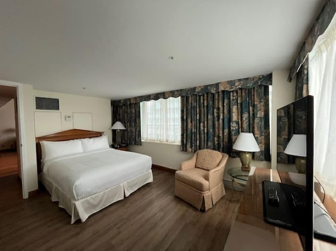 Bedroom 3, Cambridge Suites Toronto, Toronto