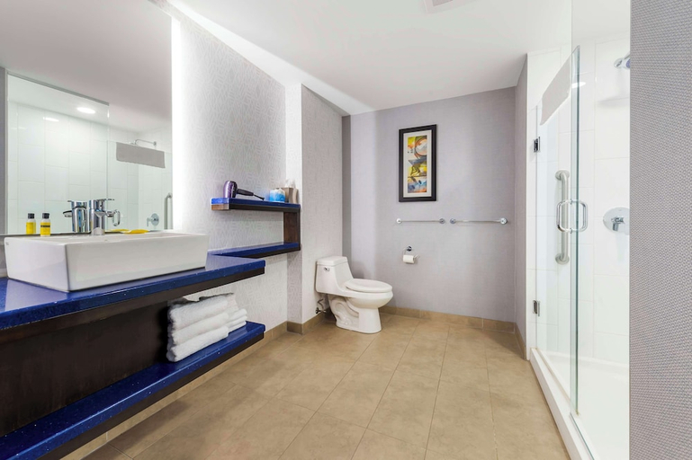 Bathroom 4, GLō Best Western Kanata Ottawa West, Ottawa