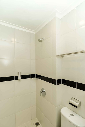 Bathroom 3, Front One Budget Bekasi, Bekasi