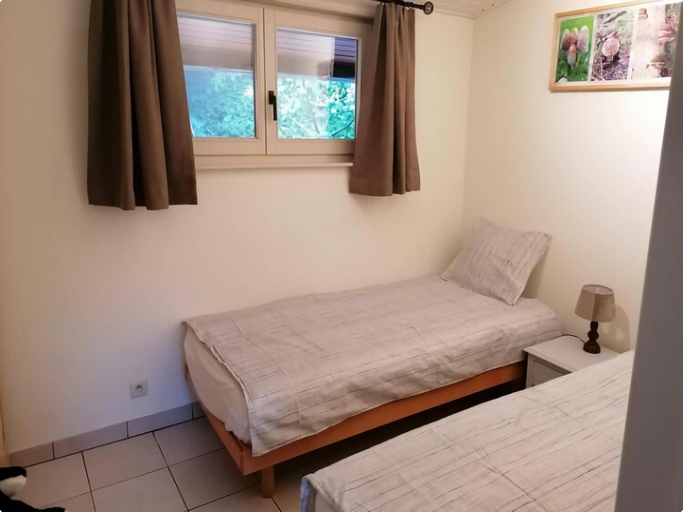 Bedroom 2, Cozy Chalet with Sauna, Wibrin, Luxembourg