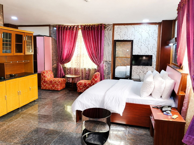 Room 3, Galaxy La Palm Royal Resort Abakaliki, Ebonyi