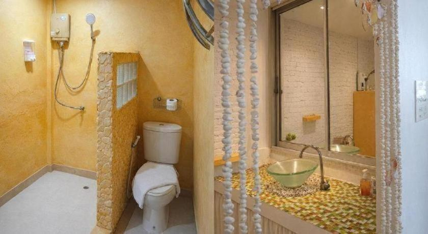 Bathroom 5, Hotel De Ratt, Phuket Island
