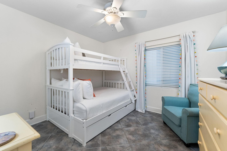 Room 3, Seaspray Riverside 813, Escambia