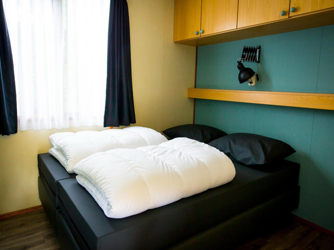 Bedroom 2, Chalet in Duinhoeve with Van Gogh Style, Tilburg