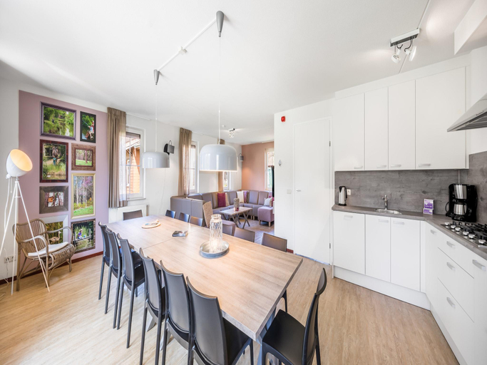 Restaurant 2, Detached family villa with sauna, Weert