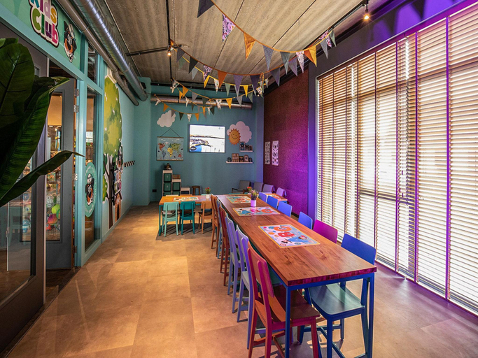 Food & Drinks 4, Kids Special 8p villa in Thorn, Thorn
