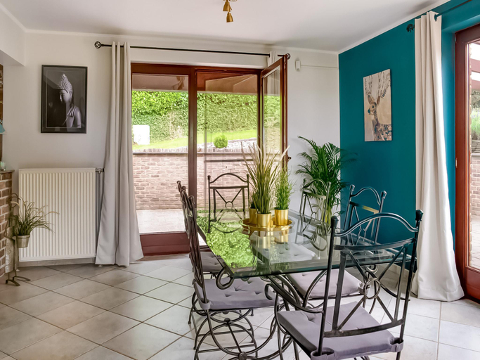 Food & Drinks, Family Escape with Pool, Liège