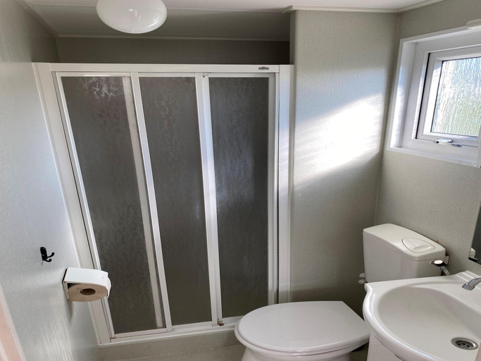 Bathroom 3, Chalet in Duinhoeve with Van Gogh Style, Tilburg