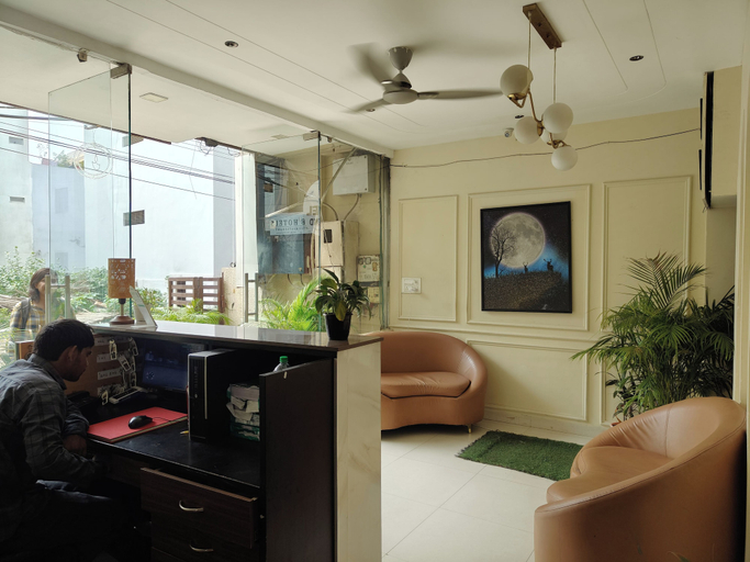 Lobby 4, Hotel Weekend by Benchmark, Indore