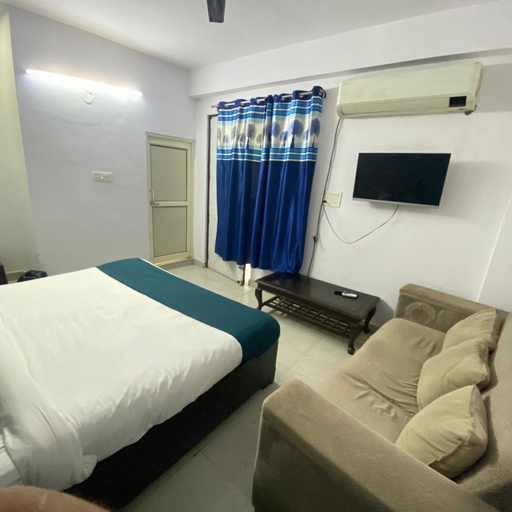 Room 4, Roomshala 29 Silver Grand (Noida sec-49), Gautam Buddha Nagar
