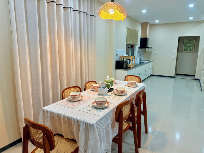 Dining 5, Moon house 5BR Near Walking Street, Pattaya
