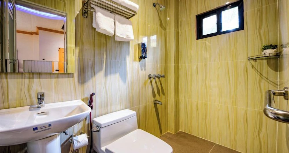 Bathroom 5, Kabaleyan Cove Resort powered by Cocotel, San Carlos City