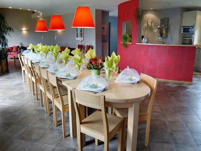 Food & Drinks 4, Large Home with Sauna, Ovifat, Liège
