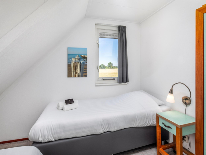 Bedroom 2, Villa in Aquadelta with Child-Friendly Features, Schouwen-Duiveland
