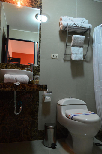 Bathroom, Hotel Limacpampa, Cusco