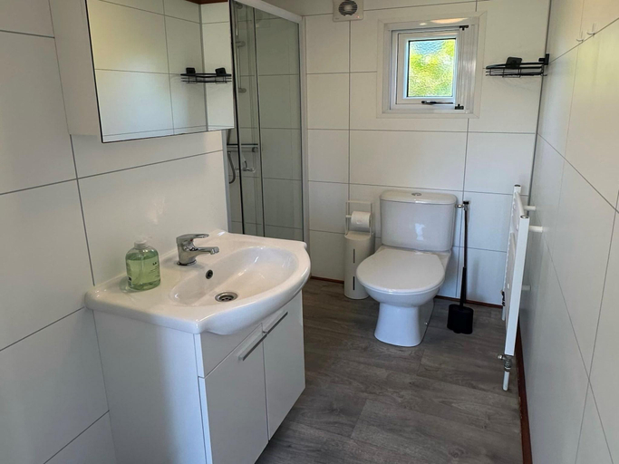 Bathroom, Chalet with dishwasher near the Wadden Sea, Wieringen