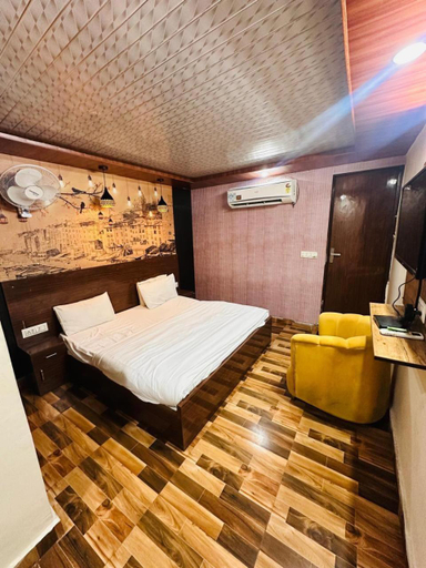 Bedroom 2, Hotel Red Valvet, Faridabad
