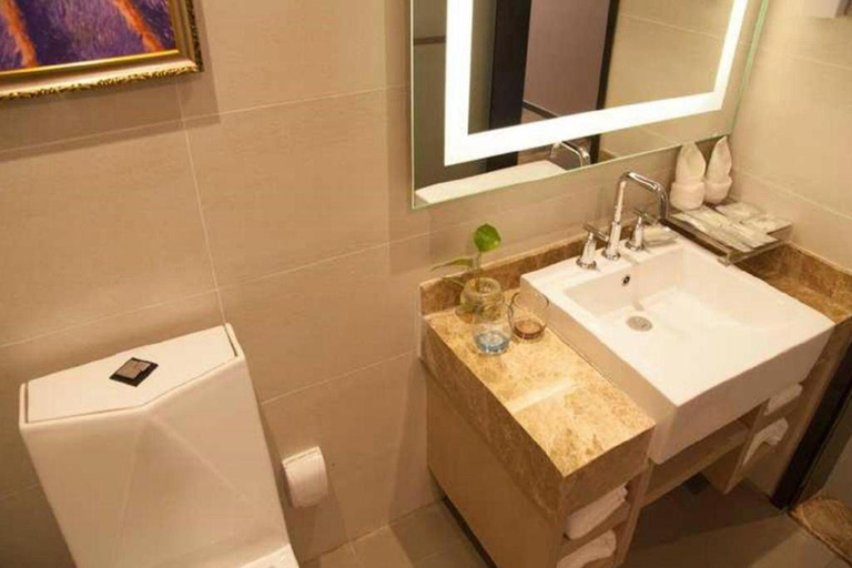 Bathroom, LAVANDE Hotel Dalian Huanan Square North Railway Station, Dalian