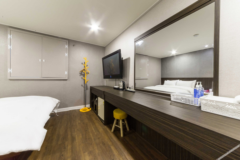 Bedroom 2, Suwon (Ingyedong) New M, Suwon