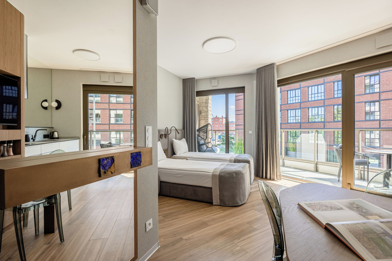 Room 1, LILY ART with wine - Gdansk Shipyard & Rooftop Terrace by Lily Apart, Gdańsk City