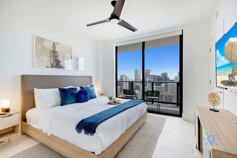 Room 2, Spectacular 1 BR Apartment With Pool, Miami-Dade