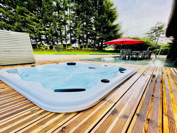 Sport & Beauty 5, Chalet in Ardennes with Sauna & Garden, Liège