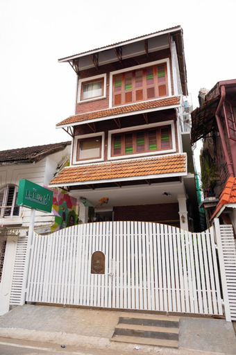 Exterior detail, The Lilly s Stories, Ernakulam