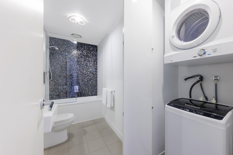 Bathroom 4, Oaks Melbourne Flemington Suites, Melbourne
