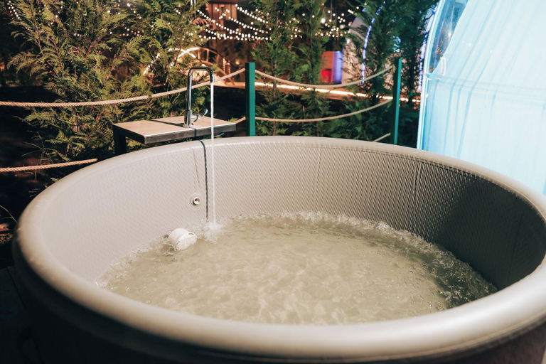 Outdoor spa tub 5, Magas Bubble Houses, Tirana