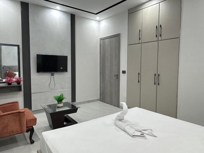 Room 5, Global Inn Hotel & Apartments, Lahore